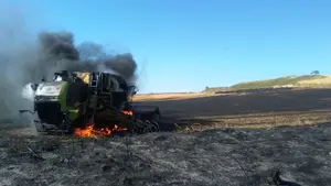 Jornada de incendios en Navarra: En Allo prende una cosechadora y en Romanzado arde una zona de cereal