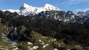 Buscan en la zona de  la Mesa de los Tres Reyes a un montañero perdido