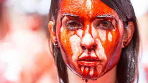 Las imágenes de la protesta animalista en Pamplona en vísperas de San Fermín