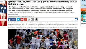 Medios ingleses informan con fotos del encierro de San Fermín de que ha muerto un joven corneado por un toro