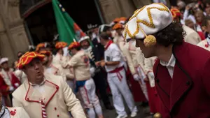 Pamplona se viste de gala para despedir San Fermín con la procesión de la Octava