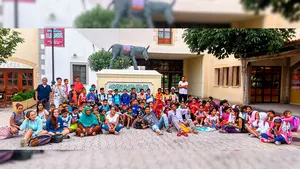 Diversión para todos: cerca de 90 niños saharauis visitan el parque de Sendaviva