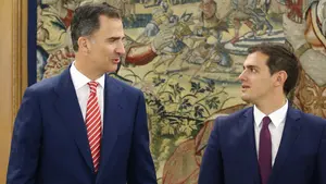 Albert Rivera comunica su órdago al Rey: gobierno a tres con PP, PSOY y C's pero sin Mariano Rajoy