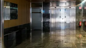 Los acusados por la violación de San Fermín entraron al portal de los hechos increpados por una vecina