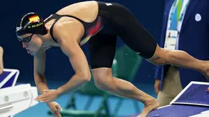 Mireia apunta a su segunda medalla con los 200 mariposa