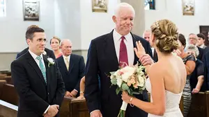 Lleva al altar a la hija del hombre que le donó el corazón: "Es el corazón de tu padre que late"