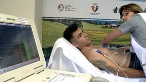 El nuevo fichaje de Osasuna, Juan Fuentes, pasa el reconocimiento médico en la CUN 