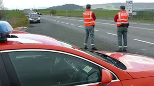 Piden 4 años de cárcel a un hombre que durante una persecución policial por la A-15 arrojó un fardo con heroína