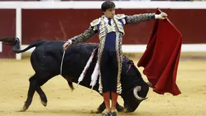 Talavante y Roca Rey se imponen a los descastados y ásperos "zalduendos"