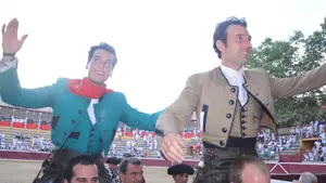 Cartagena y Pérez Langa salen a hombros en Tafalla en una corrida de rejones con un desdibujado Roberto Armendáriz