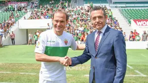 Rueda de prensa del exrojillo Nino en Elche