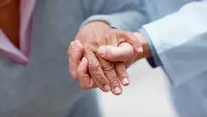 Cerca de mil personas podrán seguir recibiendo atención a domicilio en Pamplona hasta 2017