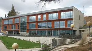 Arde la carga de un camión de la Mancomunidad de Montejurra en Oteiza de la Solana