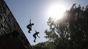 El calor vuelve a Navarra este martes sin intención de 'asfixiar' los mercurios