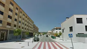 A la carrera: Unos ladrones huyen en Arre después de fallar en su intento de forzar la puerta de una vivienda