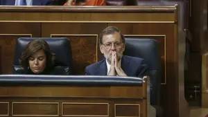 El presidente Rajoy delega en Soraya Sáenz de Santamaría las funciones de la presidencia de Cataluña