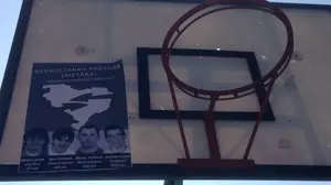 El Gobierno condena unas pintadas pero calla ante las fotos de etarras en Berriozar