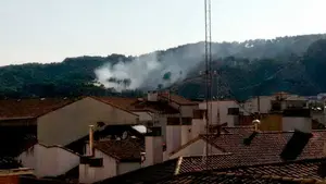 Apagado un nuevo incendio en el monte Santa Bárbara de Estella
