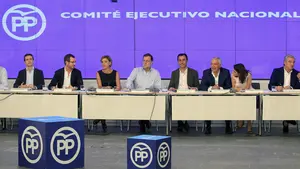 Rajoy reúne a la cúpula del PP para definir una estrategia tras su investidura fallida