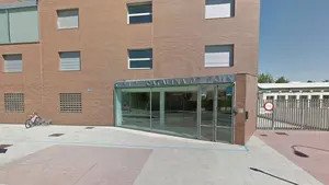 Un hombre de 36 años propina un puñetazo a la profesora de su hijo en el colegio público de Zizur