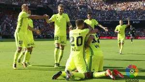 2-3. Rubén Castro sentenció en la prolongación tras una gran reacción local