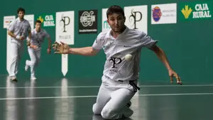 Iraitz Zubizarreta, en juveniles, y Jon Erasun, en promesas, defenderán el título de campeones del Muebles Polque