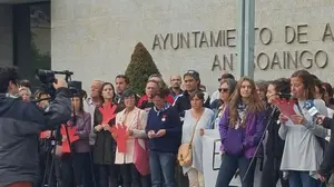 Los vecinos de Ansoáin salen a la calle para protestar contra las dos agresiones sexistas denunciadas en sus fiestas