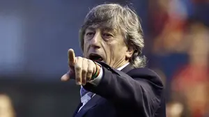 Martín Monreal cierra su tercera etapa como entrenador de Osasuna, que comenzó en diciembre de 1993