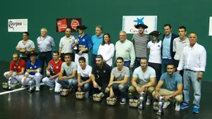 Las txapelas del torneo San Fermín Txikito son para Arizaleta-Labiano y Barón-Skufca en el Labrit