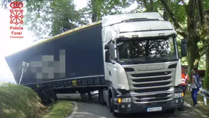 Imputados por conducir ebrios: un conductor se da a la fuga en Cintruénigo y otro provoca un accidente en Berrioplano