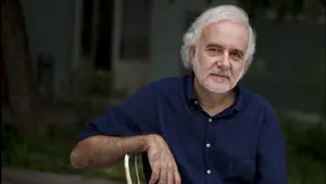 El ensayista y poeta navarro Ramón Andrés: "Estuve 14 años sin escribir y una nueva etapa me hizo retomarlo"