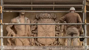 Por la memoria: un total de 21 ayuntamientos y concejos retiran 97 símbolos franquistas en Navarra