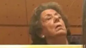 Una senadora de Podemos publica en Twitter una foto de Rita Barberá aparentemente dormida en su escaño