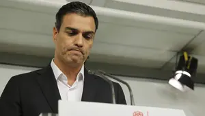 Sánchez anuncia que dimitirá si el Comité Federal aboga este sábado por apoyar la abstención a Rajoy
