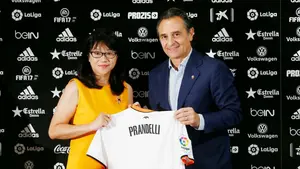 Prandelli asegura en su presentaci&oacute;n: "Decid&iacute; fichar por el Valencia porque tiene un proyecto fascinante"