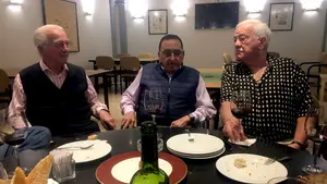 Así ha sido el emotivo y cantarín reencuentro de los Iruña'ko después de un año sin estar juntos