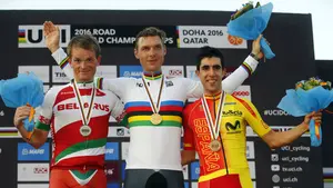 Jonathan Castroviejo logra la medalla de bronce para España en el campeonato del mundo CRI de Doha