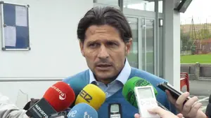 Petar Vasiljevic, un hombre de la casa: defensa central, director deportivo y ahora entrenador rojillo