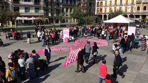 Las imágenes de la jornada impulsada por Saray contra el cáncer de mama en Pamplona 