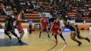 El Basket Navarra club encaja una nueva derrota en Azpeitia y sigue sin conocer la victoria en Leb Plata