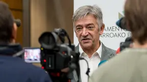 Geroa Bai critica una campaña de recogida de firmas ante el descontento ciudadano por los nuevos criterios de las becas