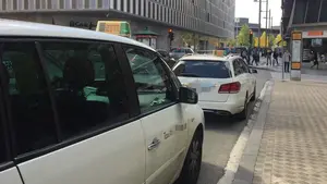 Los taxistas de Pamplona ofrecerán a residentes en centros de la tercera edad paseos por el centro de la ciudad