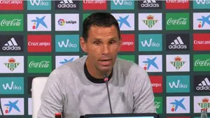 Declaraciones del entrenador del Betis, Poyet, antes de jugar en Pamplona