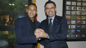 Neymar firma la renovación con el Barcelona hasta 2021 con una cláusula de rescisión de 200 millones