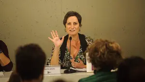 La navarra Sara Brun presenta su primer libro, "De Sofía al cielo", en Pamplona