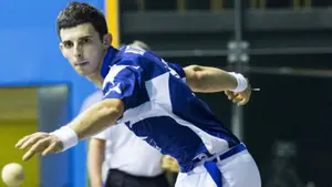 El guipuzcoano Altuna logra la primera victoria en la liguilla de cuartos de final del cuatro y medio