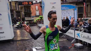 Los atletas navarros Antonio Etxeberria y Vanesa Pachá ganan el medio maratón entre Zubiri y Pamplona