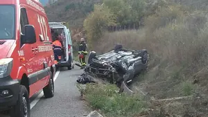 Un matrimonio de Pamplona resulta herido tras volcar su coche en Navascués: la mujer se encuentra en estado grave