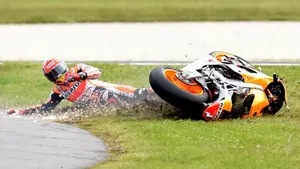 Un error del piloto español Marc Márquez le hace perder la carrera en el Gran Premio de Australia