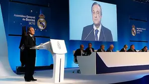 Florentino Pérez muestra orgullo por Zidane y califica de "mito" a Cristiano durante la asamblea de socios